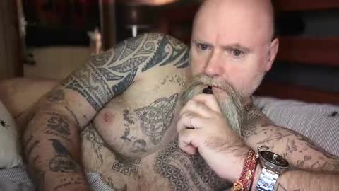 Tattooeddilf 01 online show from 01-10-26, 09:52