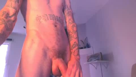 Mr. Favorite online show from 01-04-25, 01:21