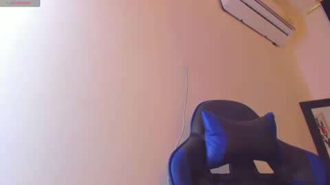 Snapshot of tattoofox_ chatting on 07-16-26, 01:17 Tatoo foxx online show from 07-16-26, 01:17