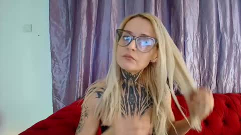 tattootemptress online show from 11-25-25, 05:40