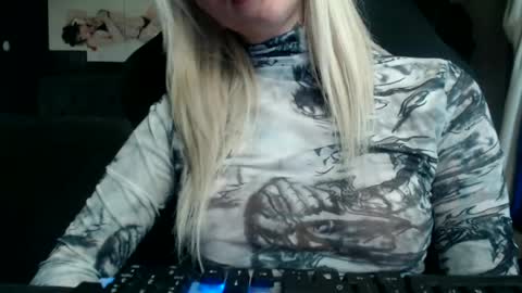 tatuada_safada online show from 06-11-26, 07:23