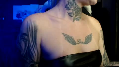 tatuada_safada online show from 07-26-26, 07:37