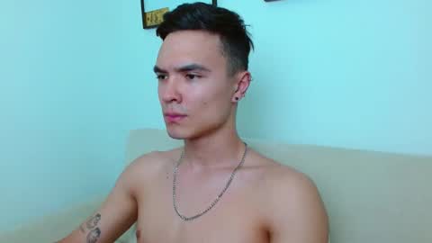 Snapshot of taurus4k chatting on 12-17-24, 12:12 taurus4k online show from 12-17-24, 12:12