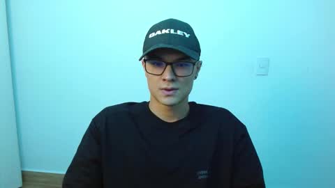 Snapshot of taurus4k chatting on 02-17-25, 01:25 taurus4k online show from 02-17-25, 01:25