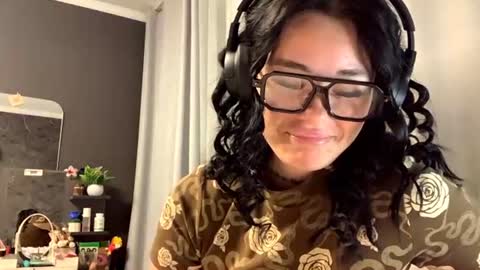Snapshot of tawanamccorrison chatting on 07-02-26, 07:53 Adele online show from 07-02-26, 07:53