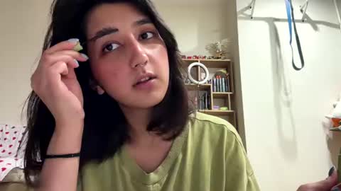 Riza online show from 06-12-26, 10:25