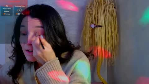 Snapshot of tayakayan chatting on 12-14-25, 10:31 TayaKayan online show from 12-14-25, 10:31