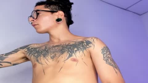 Snapshot of tayhlorstronghold chatting on 04-14-26, 12:38 online show from 04-14-26, 12:38