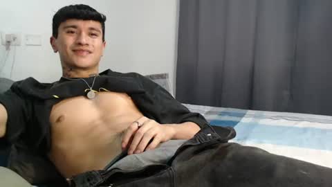 independent model online show from 06-17-26, 04:37