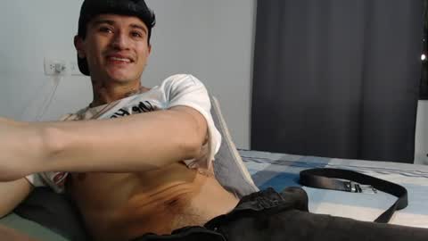 independent model online show from 06-26-26, 03:22
