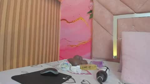 Sarah  online show from 04-25-26, 06:38