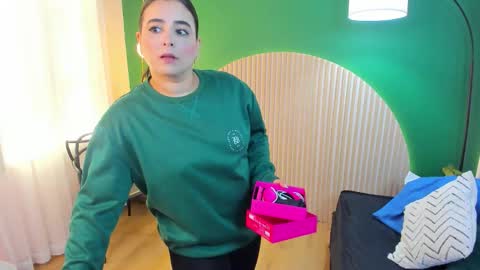 Taylor Bennet online show from 09-24-25, 12:08