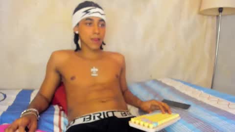 Snapshot of taylor_bigdick18 chatting on 02-27-26, 02:22 Taylor online show from 02-27-26, 02:22