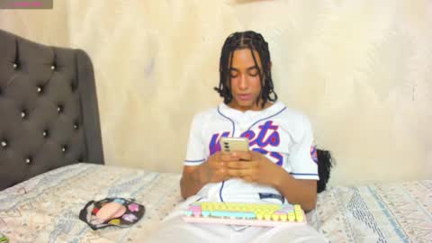 Snapshot of taylor_bigdick18 chatting on 03-09-26, 10:14 Taylor online show from 03-09-26, 10:14