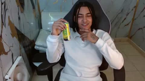 Snapshot of taylor_bigdick18 chatting on 03-15-26, 02:06 Taylor online show from 03-15-26, 02:06