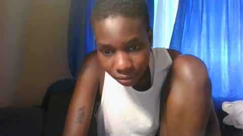 Snapshot of taylor_swift09 chatting on 01-10-26, 10:17 taylor_swift09 online show from 01-10-26, 10:17