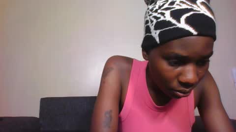 Snapshot of taylor_swift09 chatting on 02-05-26, 07:29 taylor_swift09 online show from 02-05-26, 07:29