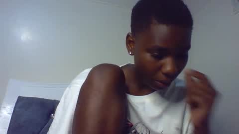 Snapshot of taylor_swift09 chatting on 02-11-26, 09:25 taylor_swift09 online show from 02-11-26, 09:25