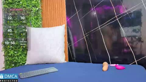 Tay online show from 10-07-25, 03:14