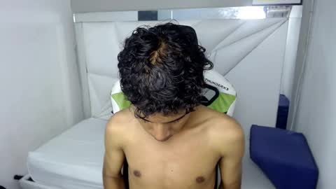 Snapshot of taylorr_junior_ chatting on 03-31-26, 04:57 TAYLOR online show from 03-31-26, 04:57