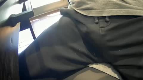 Snapshot of taylorsguy chatting on 10-17-25, 04:09 taylorsguy online show from 10-17-25, 04:09