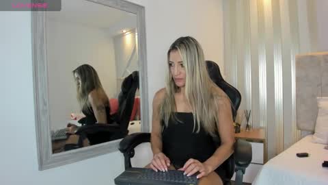 Snapshot of tayra_pradit chatting on 12-19-24, 07:07 tayra online show from 12-19-24, 07:07