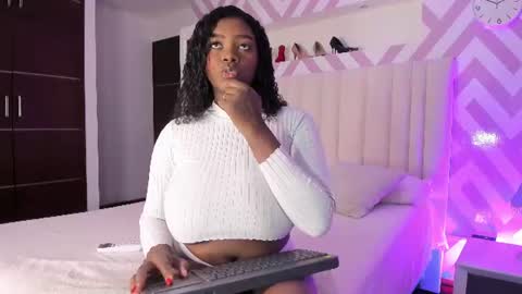 Snapshot of tayrasiny chatting on 06-13-26, 03:26 Tayra horny for you online show from 06-13-26, 03:26