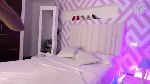 Snapshot of tayrasiny chatting on 06-14-26, 04:47 Tayra horny for you online show from 06-14-26, 04:47