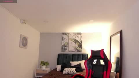 Snapshot of tbastian chatting on 01-08-26, 08:33 BASTIAN online show from 01-08-26, 08:33