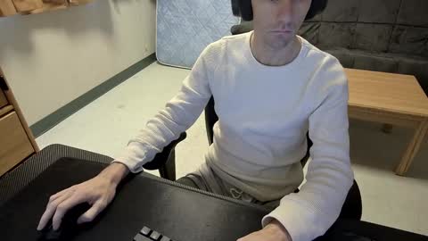 Snapshot of tbone_93 chatting on 12-11-24, 11:10 Tbone online show from 12-11-24, 11:10