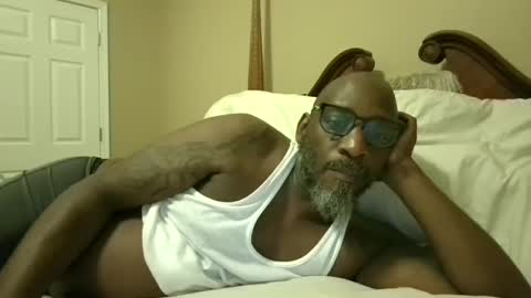 Snapshot of tchsul chatting on 09-27-25, 11:04 TOUCH online show from 09-27-25, 11:04