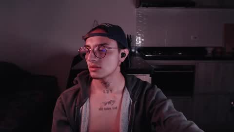 Snapshot of te0__0 chatting on 02-18-25, 06:04 Teo independent model online show from 02-18-25, 06:04