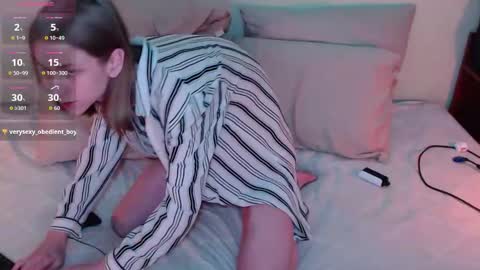 Snapshot of teacup_prince chatting on 09-22-25, 06:32 Mark online show from 09-22-25, 06:32