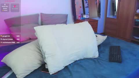 Snapshot of teacup_prince chatting on 01-12-26, 06:07 Mark online show from 01-12-26, 06:07