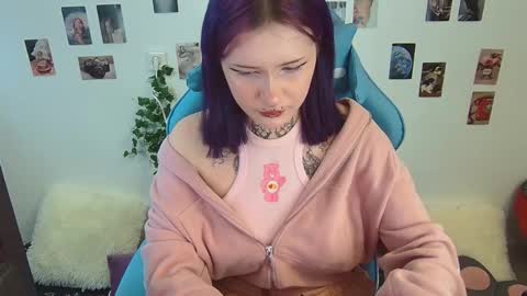 Snapshot of technical_face_powder_error chatting on 11-19-25, 10:48 technical_face_powder_error online show from 11-19-25, 10:48