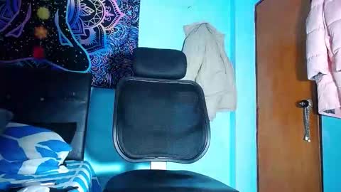 Snapshot of techno_420 chatting on 02-10-26, 10:41 Charlee He online show from 02-10-26, 10:41