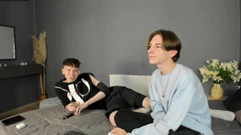 Snapshot of ted_lunn chatting on 12-15-25, 07:29 Ted online show from 12-15-25, 07:29