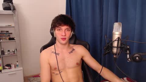 Snapshot of teddy_mode chatting on 12-28-24, 10:13 Teddy online show from 12-28-24, 10:13