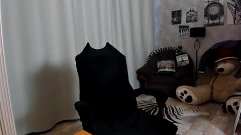 Snapshot of teddy_mode chatting on 01-15-25, 07:37 Teddy online show from 01-15-25, 07:37