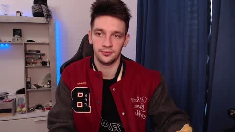 Snapshot of teddy_mode chatting on 02-06-25, 10:15 Teddy online show from 02-06-25, 10:15