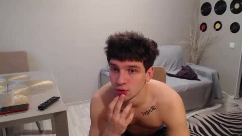 Snapshot of teddy_mode chatting on 10-08-25, 08:56 Teddy online show from 10-08-25, 08:56