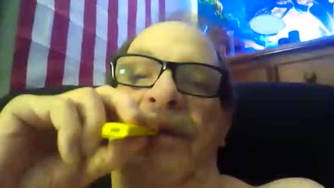 Snapshot of tedestep2 chatting on 10-17-25, 09:06 tedestep2 online show from 10-17-25, 09:06