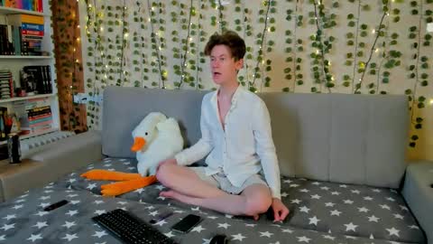 Snapshot of tedy_lun chatting on 03-11-26, 08:37 tedy_lun online show from 03-11-26, 08:37