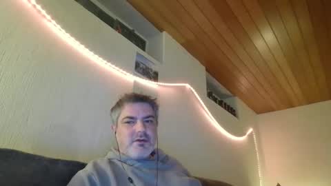 Peter online show from 02-05-25, 01:15