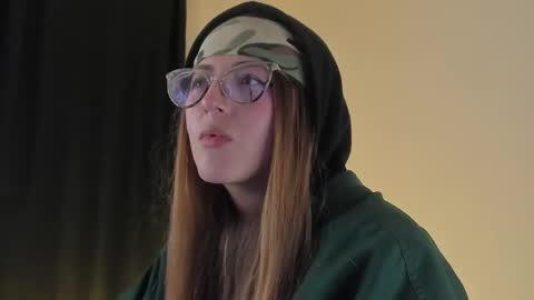 Snapshot of tekila__ chatting on 03-09-25, 12:10 tekila__ online show from 03-09-25, 12:10