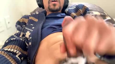 Snapshot of telecasted93 chatting on 12-25-24, 05:26 telecasted93 online show from 12-25-24, 05:26