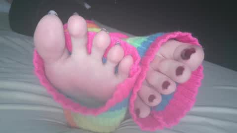 Viv West online show from 02-05-25, 05:09