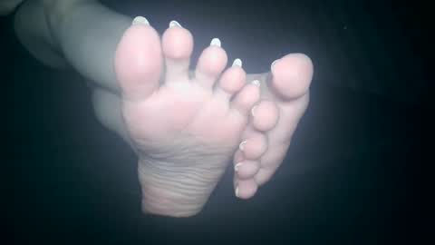 Viv West online show from 09-29-25, 04:06