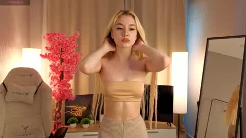 Snapshot of tellasky chatting on 10-12-25, 02:05 Sofia online show from 10-12-25, 02:05