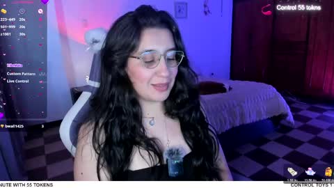 Snapshot of tellme_maddie chatting on 05-27-26, 09:12 Maddie online show from 05-27-26, 09:12